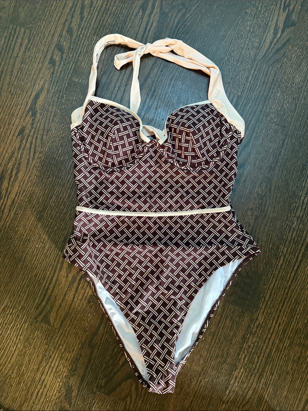 Cupshe Maroon Geometric One-Piece Swimsuit with Cream Trim